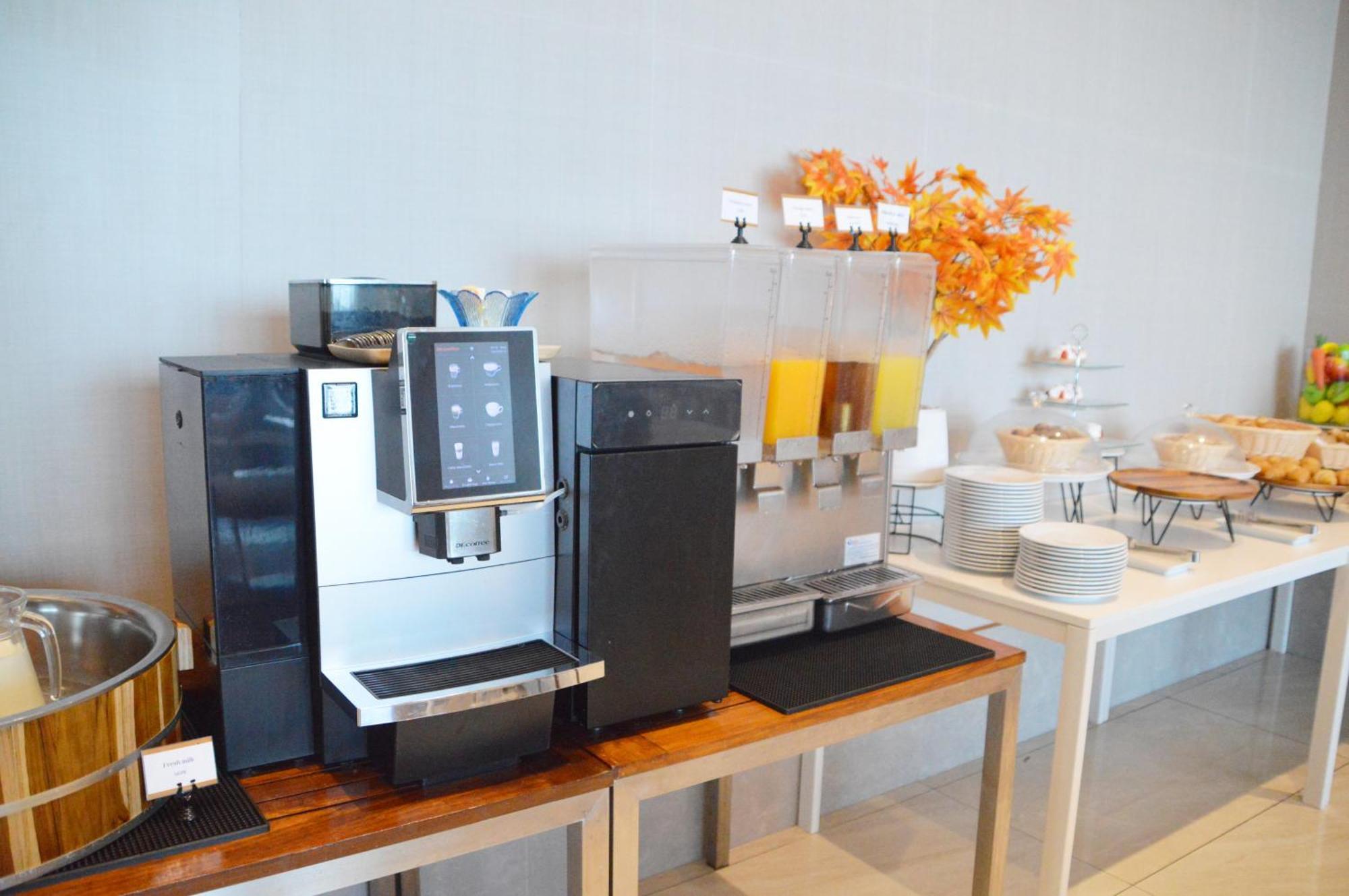 S Sriracha Hotel & Residence 是拉差 外观 照片